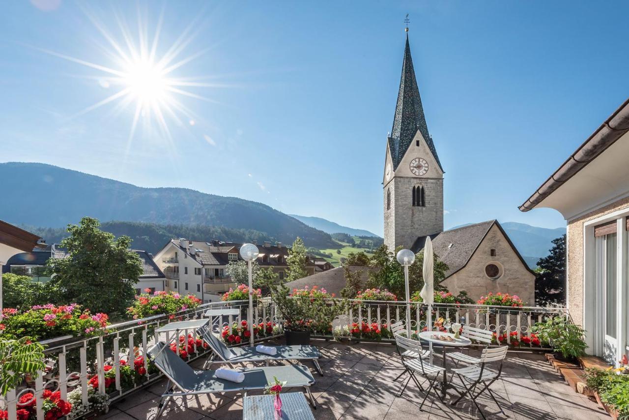 Hotel Weisse Lilie - B&B Rio di Pusteria Exterior foto