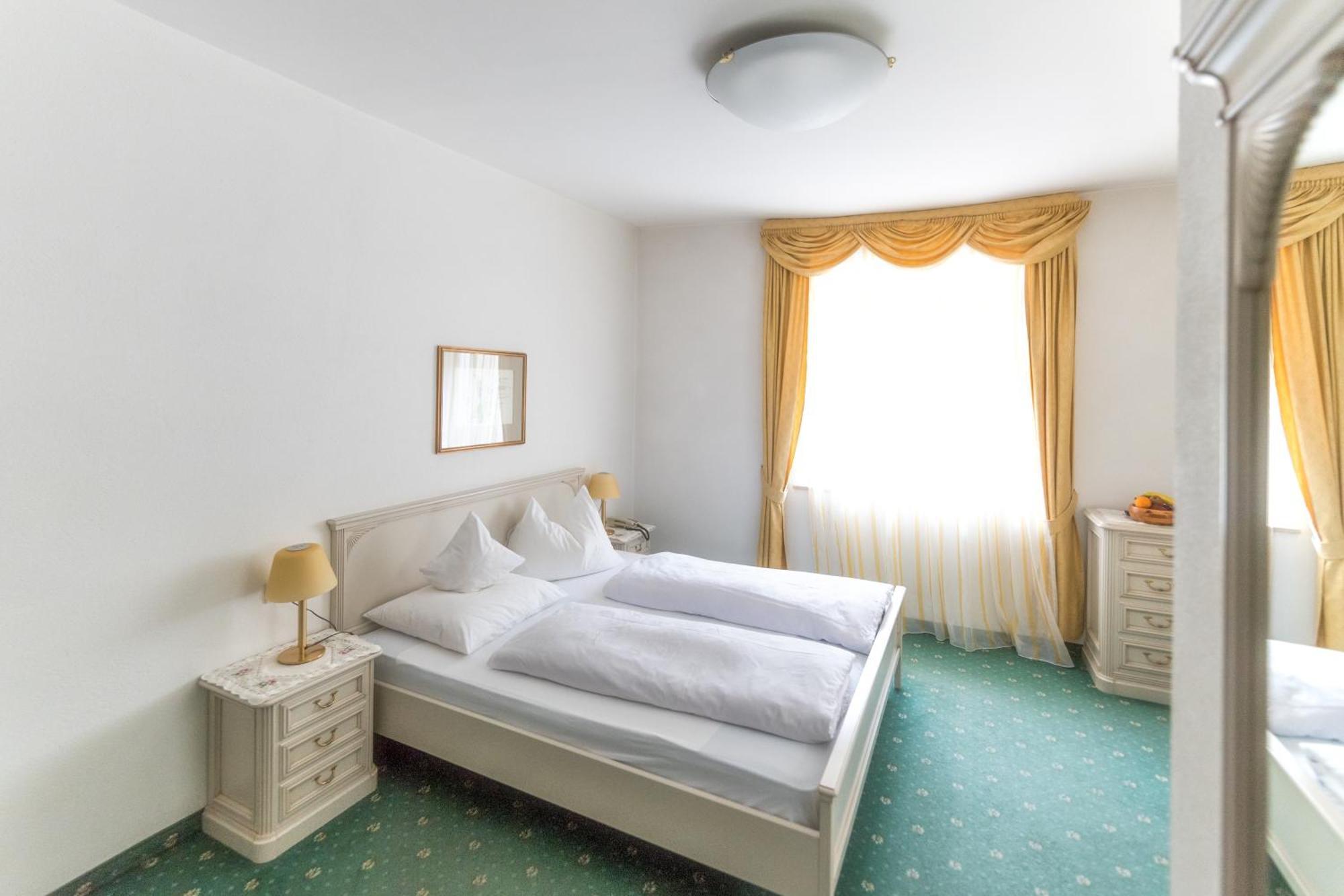 Hotel Weisse Lilie - B&B Rio di Pusteria Habitación foto